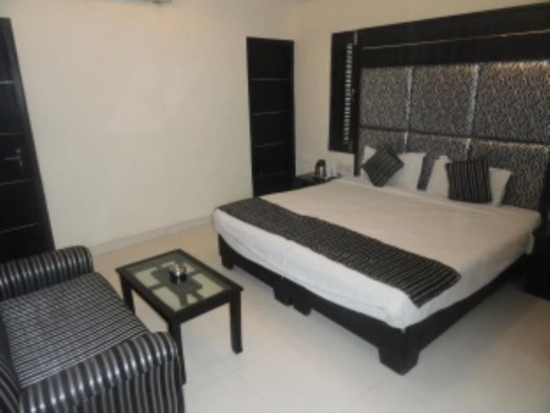 Hotel Treebo Mehar Castle Delhi  Exterior foto
